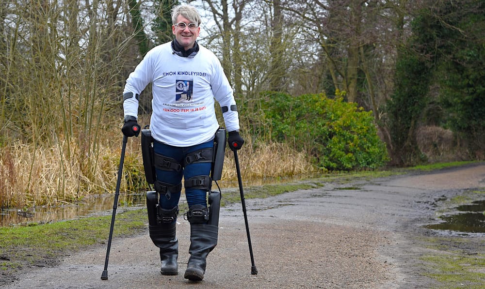 Un homme paraplégique parcourt plus de 170 kilomètres grâce à un exosquelette motorisé