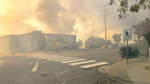 Record de chaleur au Canada : un village entier réduit en cendres